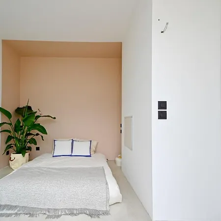 Splendid With Rooftop Near La Villette * Parijs